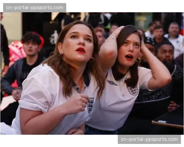 为抗议欧足联赛制改革，多队球迷在比赛第20分钟静默